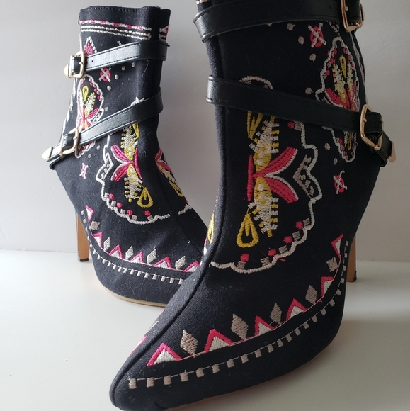 Shoes - Boho Embroidered booties